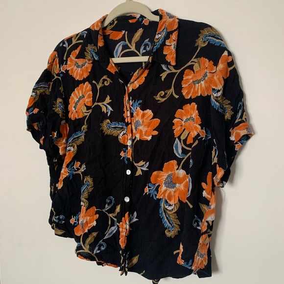 TWO FOR ONE BUNDLE- Two Flower Printed Tops - Picture 7 of 10